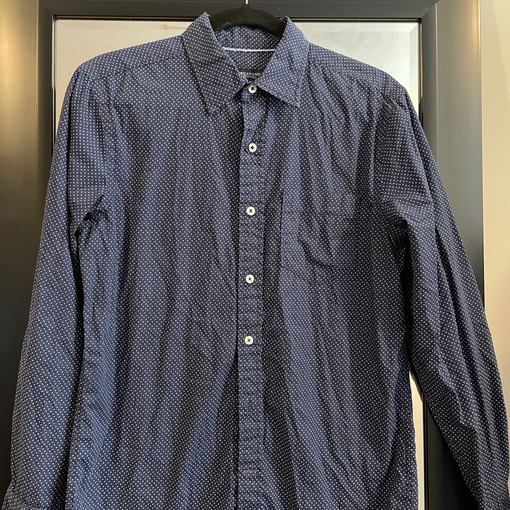 American eagle athletic fit polka dot button up